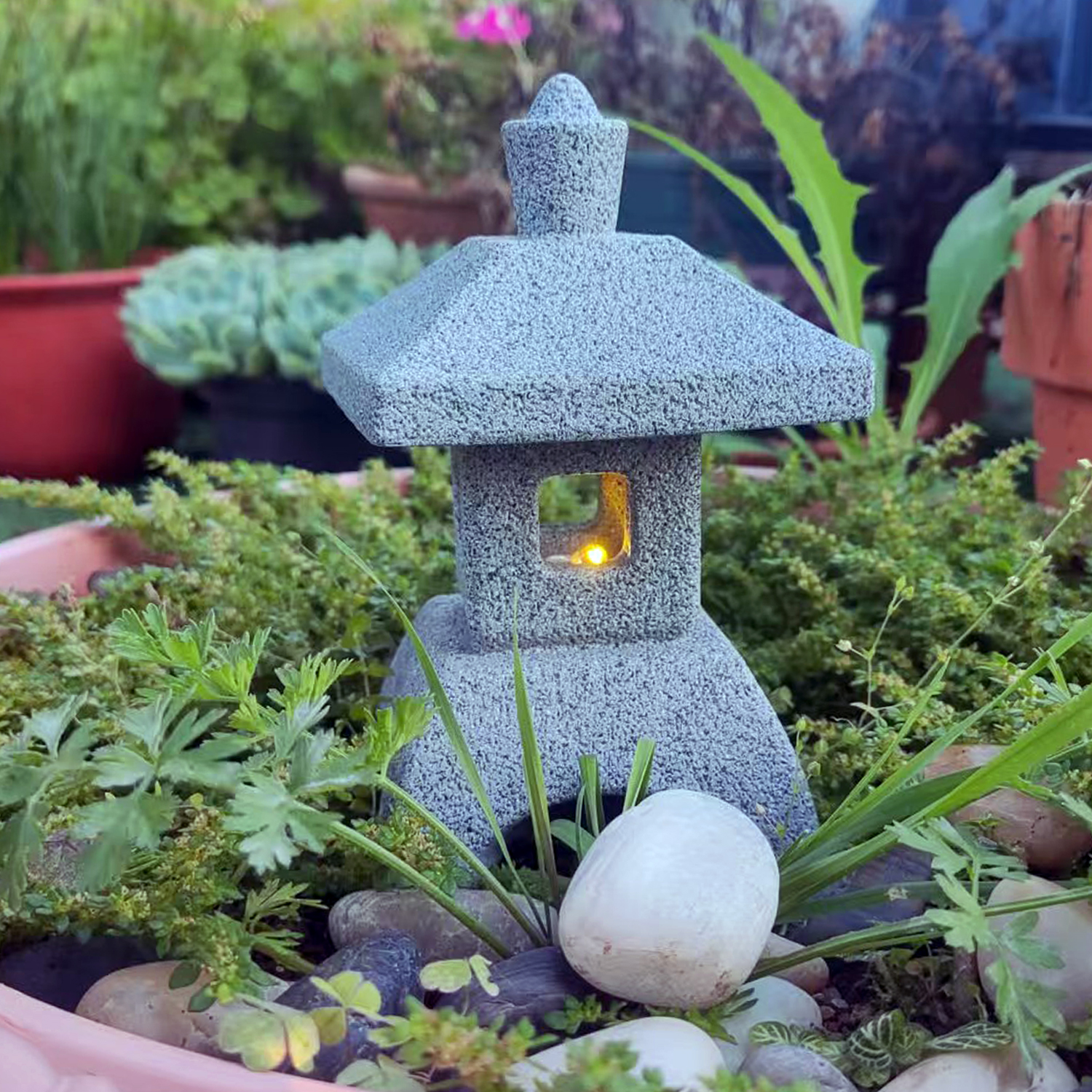 Japanese Lantern Pagoda Statue - Bonsai Garden In Japan avaliação e preço